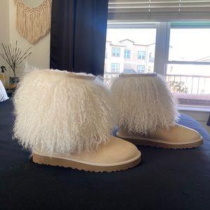 Uggs, size 8, tan/cream color